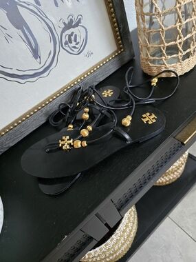 Tory Burch Women’s Capri Flat Lace Up Sandals Gold And Black 10